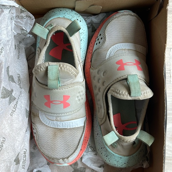 Girl’s Under Armour GPS Runplay Fade sneakers size 13K - Picture 2 of 8